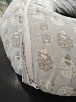Cojín de lactancia modelo Boppy de Chicco