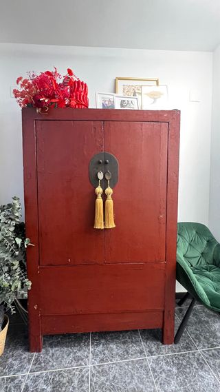 Mueble Chino Rojo Madera y Metal