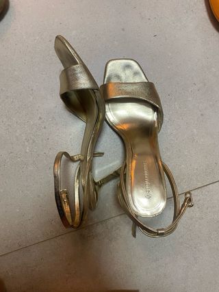 Sandalias Stradivarius Doradas Talla 38