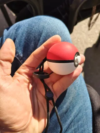 Poké Ball Plus con Mew (sin cobrar)