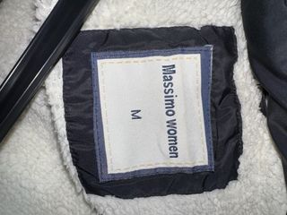 Casaco quente preto com capuz