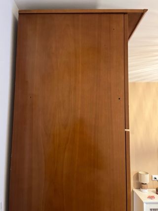 Armario de madera