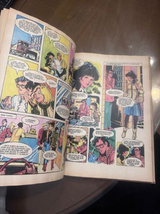 Novela seria azul, ester