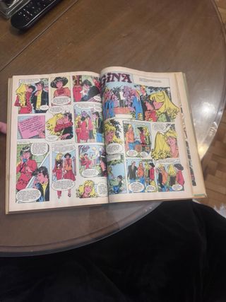 Novela seria azul, ester