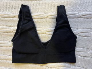 Top deportivo negro ajustado Talla S