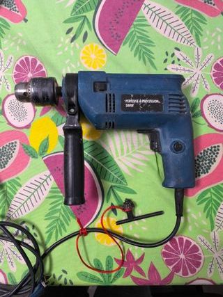 Taladro Eléctrico con Mango Auxiliar