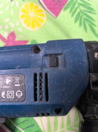 Taladro Eléctrico con Mango Auxiliar