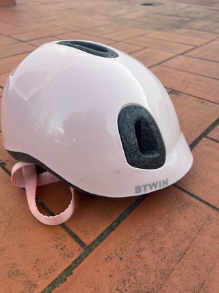 Casco infantil rosa Btwin