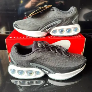 Nike Air Max DN Talla 44.5 Negro / Blanco