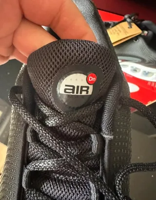 Nike Air Max DN Talla 44.5 Negro / Blanco