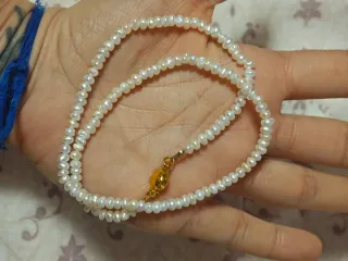 Collar Perlas Naturales Cierre Dorado