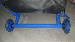 Patinete Roller azul con freno