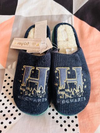 PIJAMA POLAR HARRY POTTER + ZAPATILLAS CASA NUEVAS