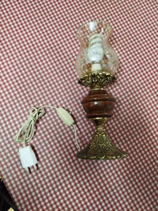 Lámpara de mesa vintage madera y metal