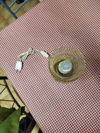 Lámpara de mesa vintage madera y metal