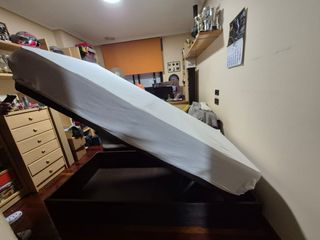 Canapé abatible marrón