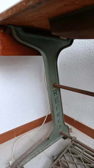 Máquina de coser Refrey