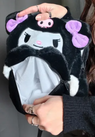 Mochila Kuromi Sanrio Peluche Negra Morada