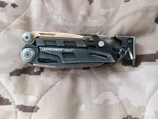 Multiherramienta/Multitool (Leatherman MUT)