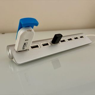 Hub USB 8 Puertos Plata