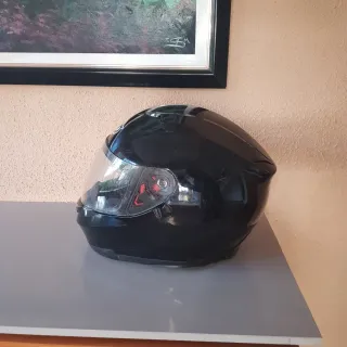 Casco de moto MT negro