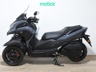 YAMAHA TRICITY 300