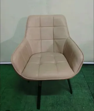 Silla Beige Piel Sintética con Reposabrazos