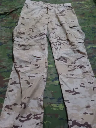 Uniforme 4L arido (color pixelado)