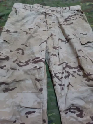 Uniforme 4L arido (color pixelado)