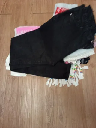 Lote Ropa Niña Negra y Multicolor