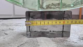 Escultura de cristal verde pesada