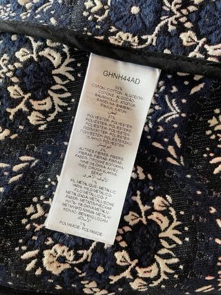 Abrigo Naf Naf estampado floral