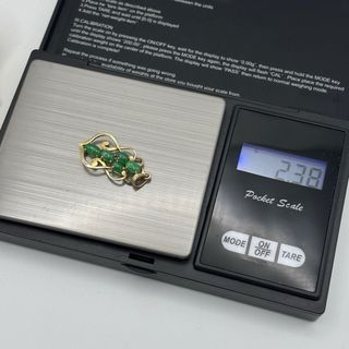 Colgante Oro 18kt con gemas verdes