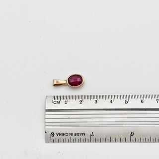 Colgante Oro 18kt con gema Roja