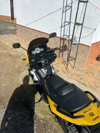 Yamaha TMAX 500 Amarillo Año 2009 29000km