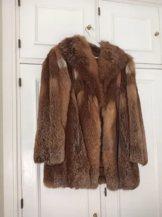 Abrigo de piel marrón