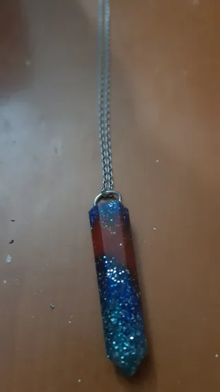 Collana acciaio con pendente resina