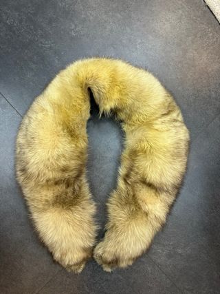 Collo di pelliccia beige e marrone