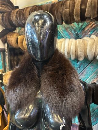 Collo di pelliccia marrone