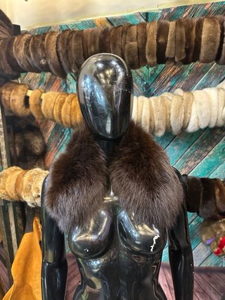 Collo di pelliccia marrone