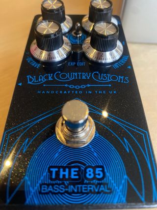 Pedal Black Country Customs The 85 Bass Interval