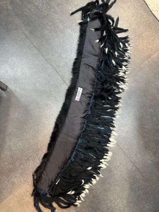 Collo di pelliccia nero e bianco