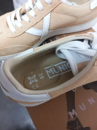 Deportivas Munich Beige Mujer Talla 39