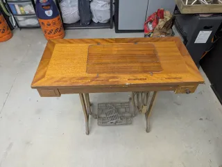 Máquina de coser Alfa antigua