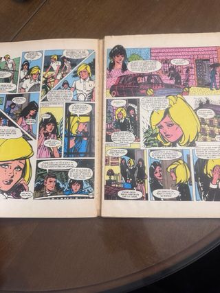 Cómic serie azul, Ester y su mundo