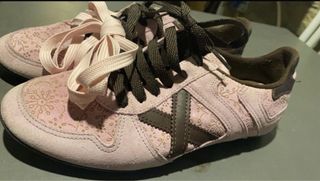 Zapatillas lilas y marrones Munich