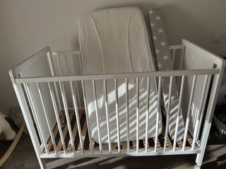 Cuna de madera adaptable para colecho