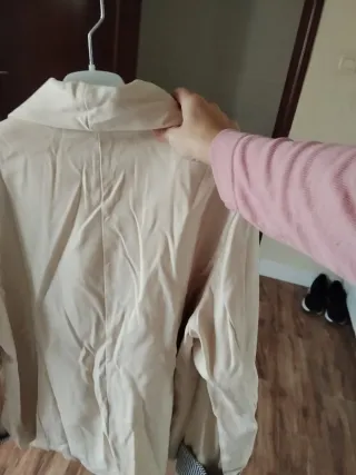 Chaqueta beige mujer