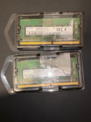 2x Samsung DDR4 4GB RAM