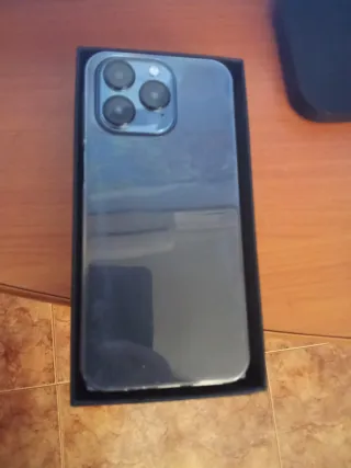 i15 pro max 16 GB RAM 1TB prácticamente nuevo